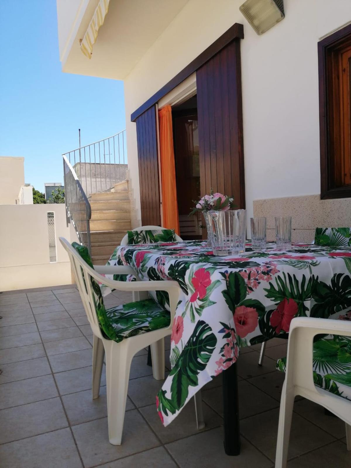 Villa Casa Claude à Casalabate Extérieur photo